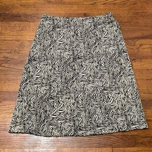 BCBGMAXAZRIA Grey and White Skirt